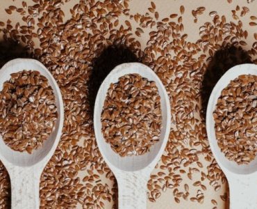 Nasiona lnu dla szczęśliwych jelit: naturalny sposób na spokój, regularność i zdrowy mikrobiom