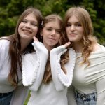 Więcej niż lustro: jak wspierać dziewczynki w świecie ideałów piękna