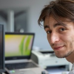Koniec z pieczeniem oczu przy ekranie: 12 prostych nawyków, które od razu przyniosą ulgę